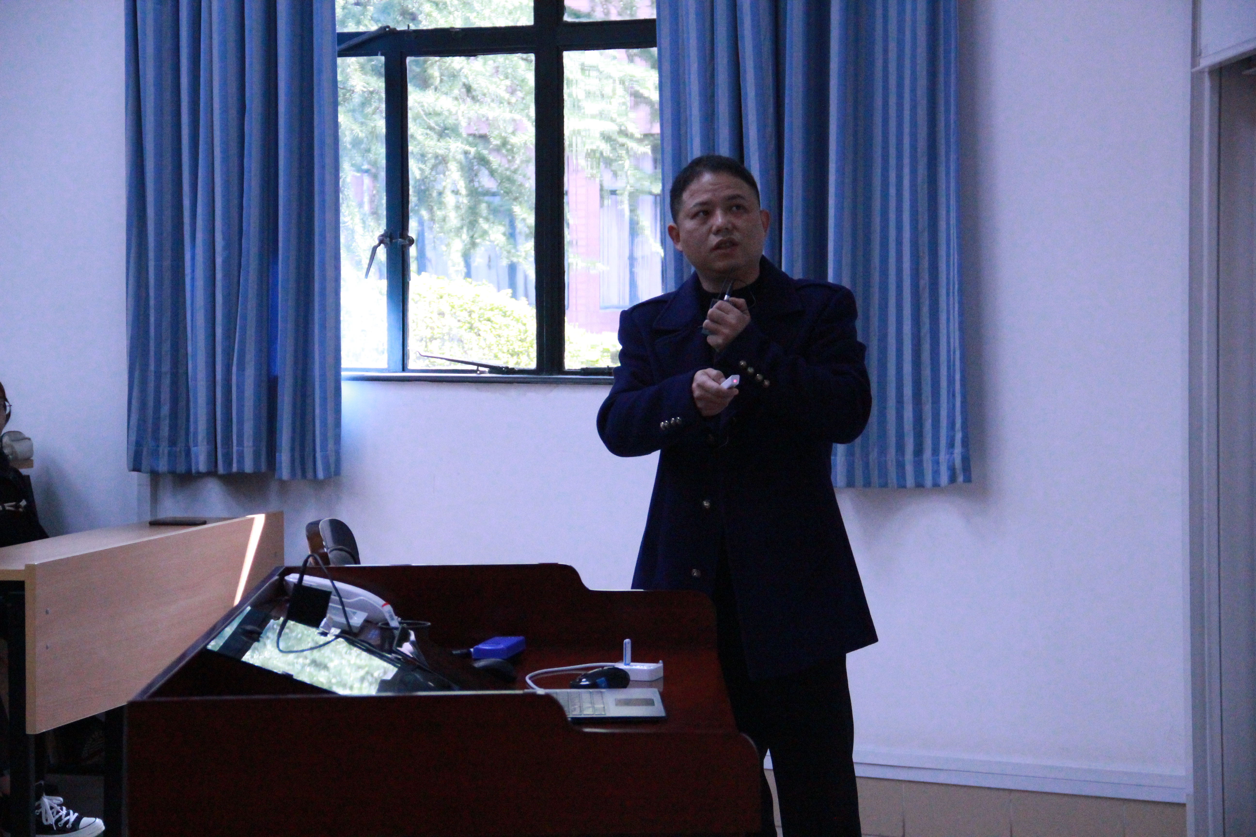 ade26dff0f0c6f67fa89569ac5294441.jpg ade26dff0f0c6f67fa89569ac5294441.jpg